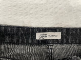 Falda vaquera negra Zara