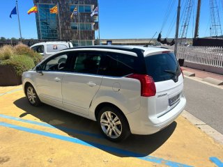 Peugeot 5008 2013