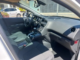 Peugeot 5008 2013
