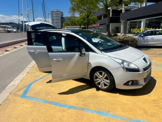 Peugeot 5008 2013