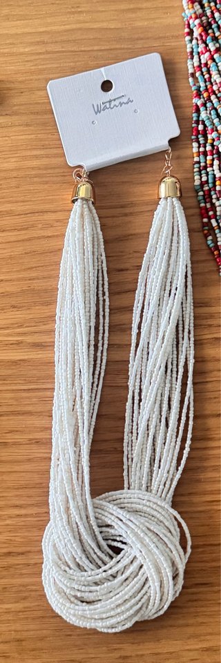 Collezione di collane da donna a 8 euro ciascuna