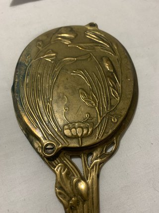 Espejo de mano Art Nouveau mujer dorada