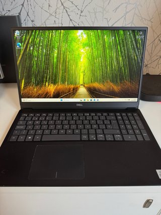 Dell Vostro 5590