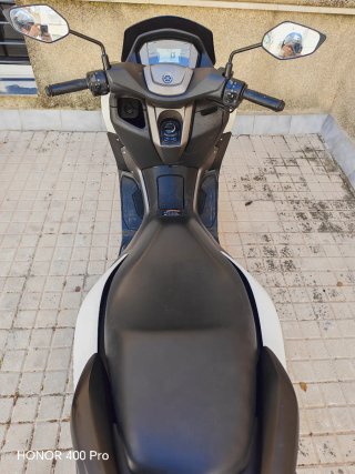 Yamaha N-MAX 125cc Scooter