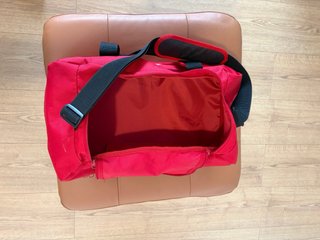 Borsa Sportiva Adidas Tiro 30L con Scomparto Scarpe Rossa
