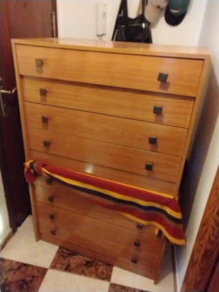 Dos cajoneras de cuatro cajones cada una