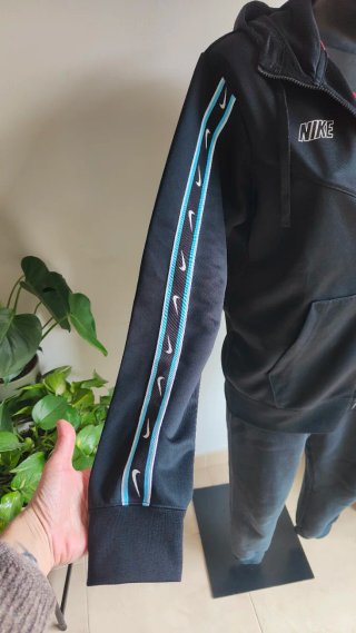 Giubbotto sportivo con cappuccio Nike