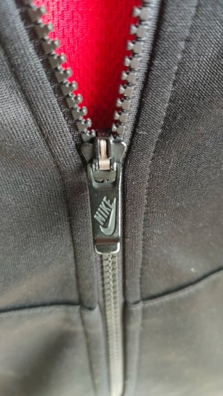 Giubbotto sportivo con cappuccio Nike