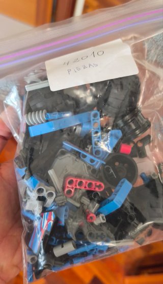 LEGO Technic 42010 y 42021