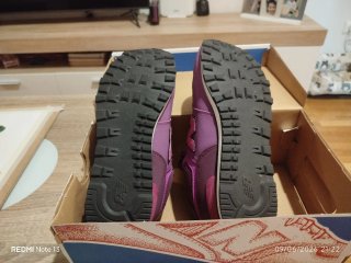 Zapatillas New Balance Moradas y Rosas