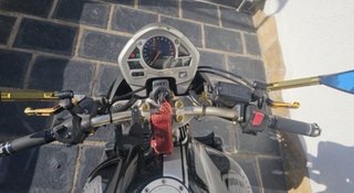 Honda CB 600F Negra con detalles dorada