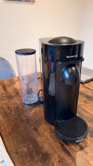 Cafetera Nespresso Vertuo automatica Negra