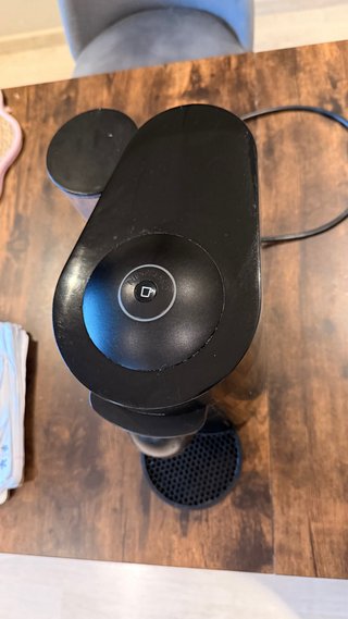 Cafetera Nespresso Vertuo automatica Negra