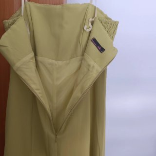 Vestido elegante  verde  pistacho con fular