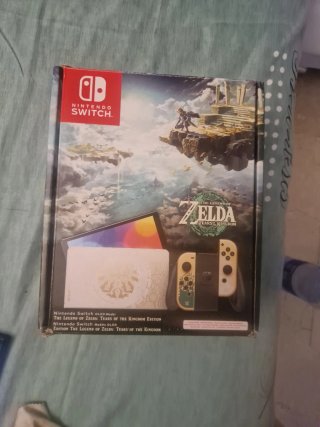 Nintendo Switch OLED Edizione Zelda