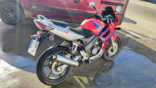 Honda CBR 125 R Roja y Plata
