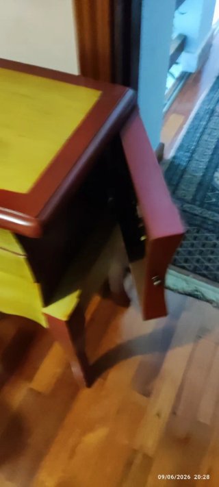 Mesita de noche joyero