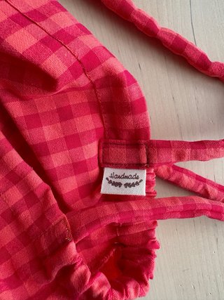 Gorro de cuadros vichy rosa y rojo