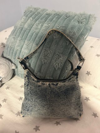 Bolso Pull&Bear efecto desgastado