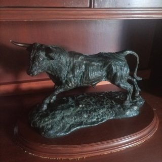 Figura Toro Escayola Pintada Bronce