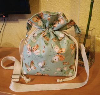 Bolso con estampado de mariposas