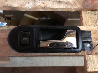 Manilla interior puerta golf 4