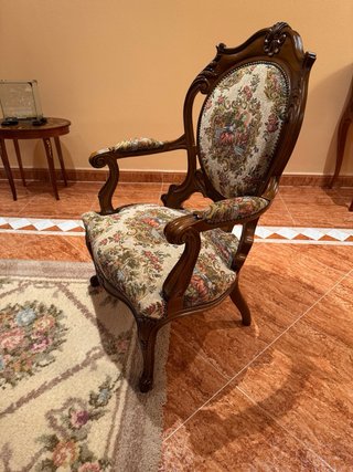 Mueble de salón y espejo se escuchan ofertas