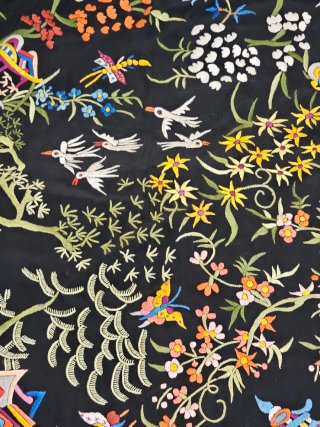 Mantón de Manila bordado flores y pájaros