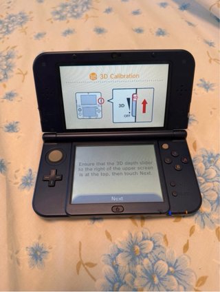 Nintendo 3DS XL + Nintendogs + Cats (senza caricatore)