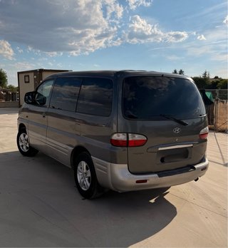 Hyundai H1 2005