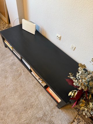Mueble TV IKEA negro con estante