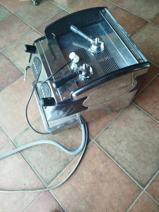Cafetera industrial averiada