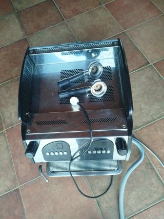 Cafetera industrial averiada