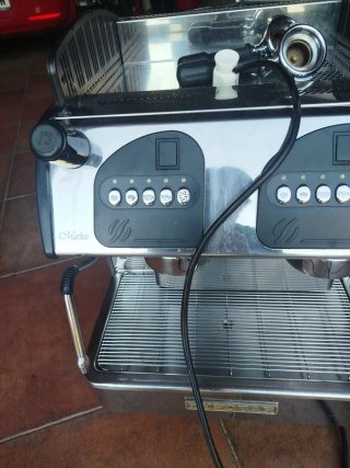 Cafetera industrial averiada