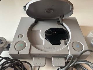 PlayStation 1 Sony + Tomb Raider