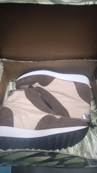Zapatillas Talla 37-38 Beige y Marrón nuevas