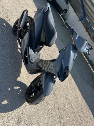 Yamaha Jog RR gris