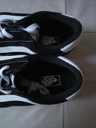 Zapatillas Vans Negras y Blancas