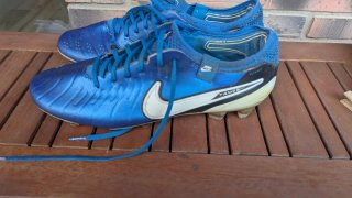 Botas de fútbol Nike Tiempo aluminio talla 43