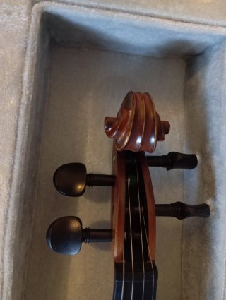 Violín 4/4 de estudio marca Karpathi