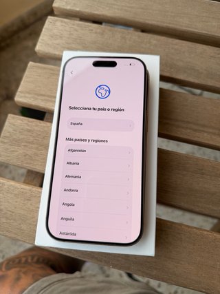 iPhone 16 Pro Dorado