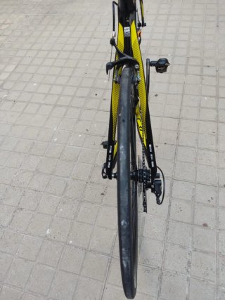 Bicicleta de carretera Scott CR1 de carbono