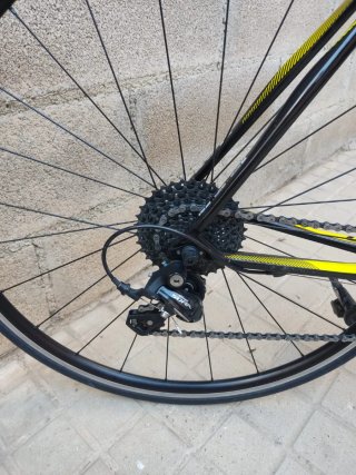 Bicicleta de carretera Scott CR1 de carbono