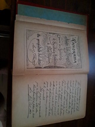 Libro manuscrito antiguo