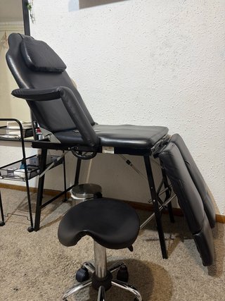 Camilla para masajes, para trabajo de tatuajes...