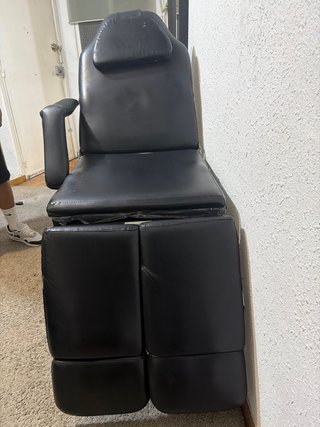 Camilla para masajes, para trabajo de tatuajes...