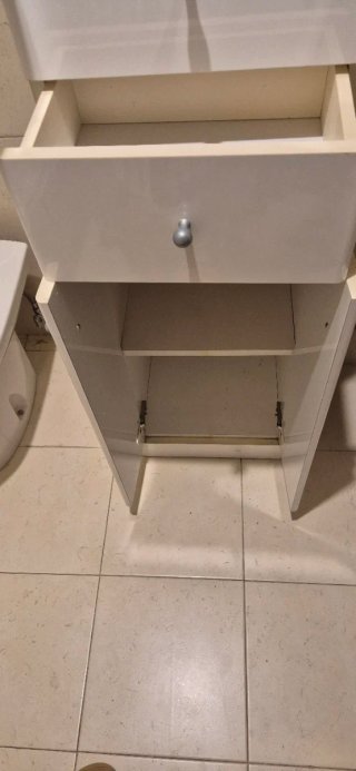Mueble de baño blanco