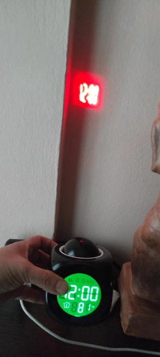Reloj despertador digital con proyector