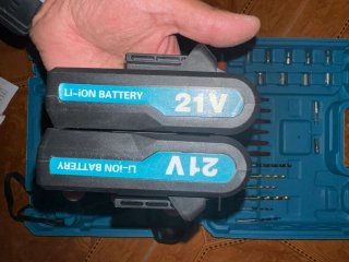 Taladro Inalámbrico 21V con Baterías y Accesorios