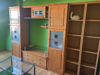 Mueble de salón madera y cristal